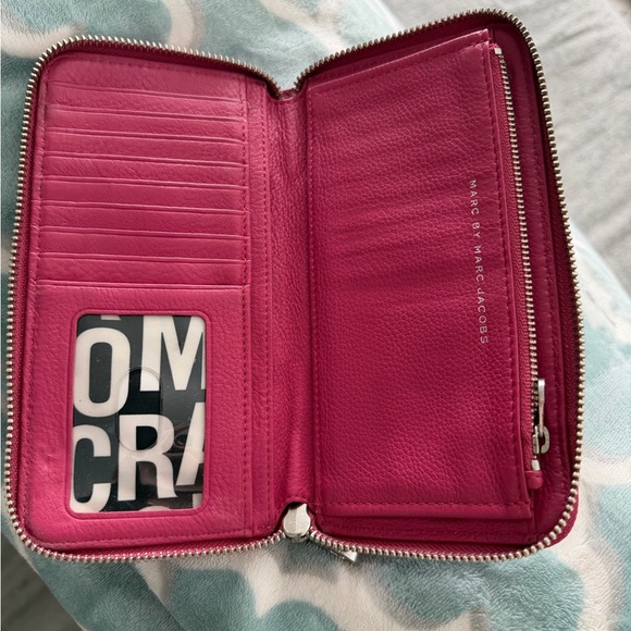 Marc Jacobs Fuchsia Leather Zip Wallet - Picture 3 of 5